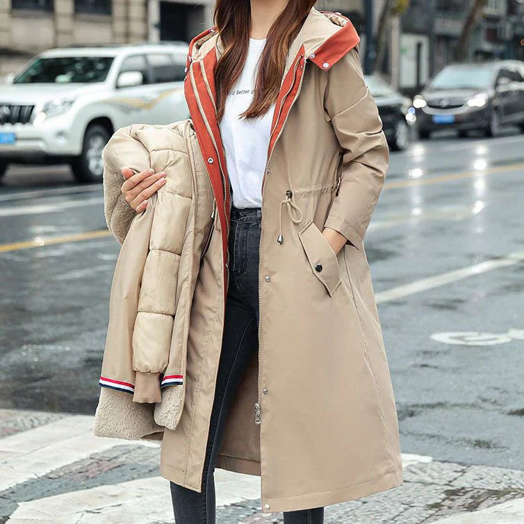 Women's winter parka with hood and fur collar