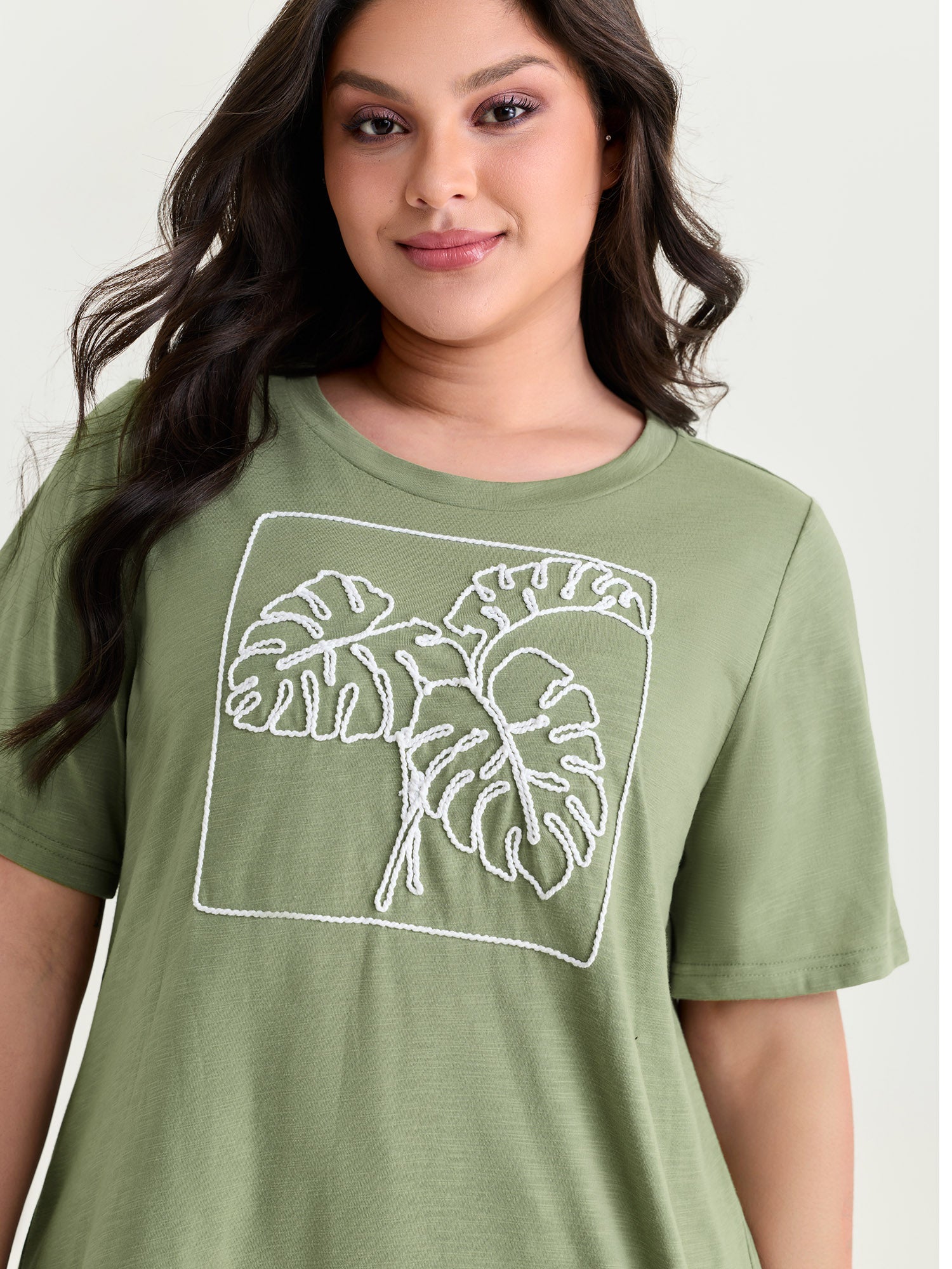 Embroidered Leaf Pattern Plain T-Shirt