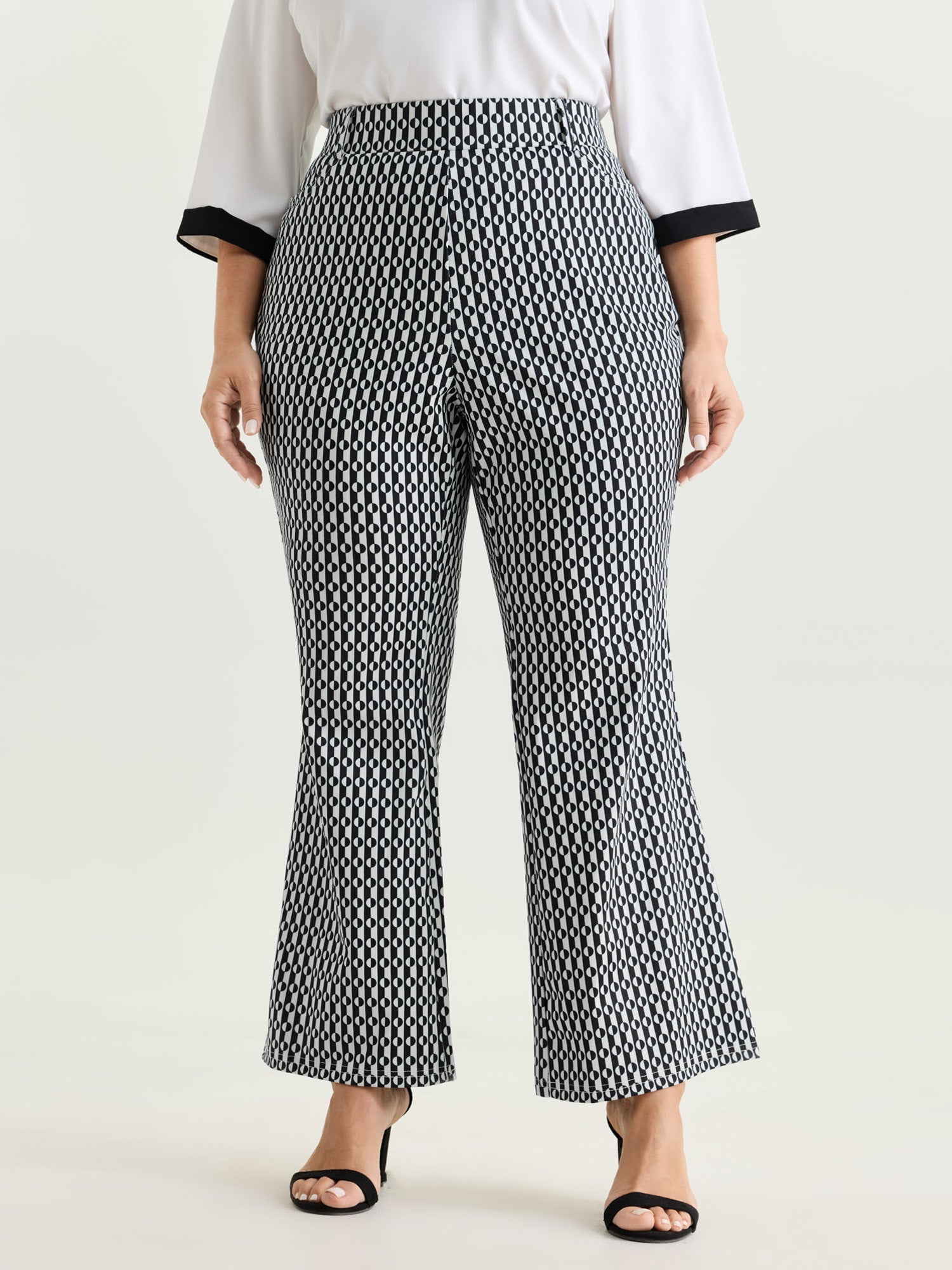 Stretchy Geometric Print Pull-On Pants