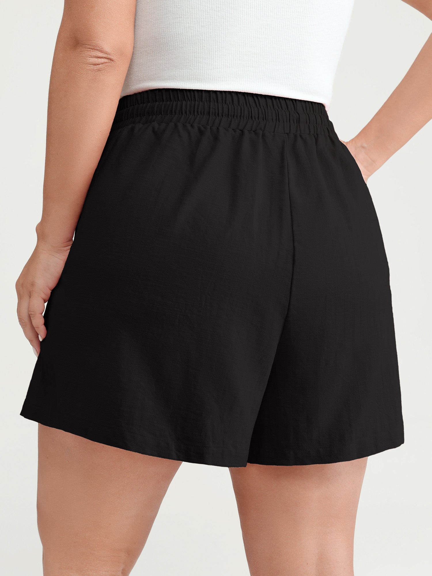 Plain Drawstring Elastic Waist Pockets Shorts
