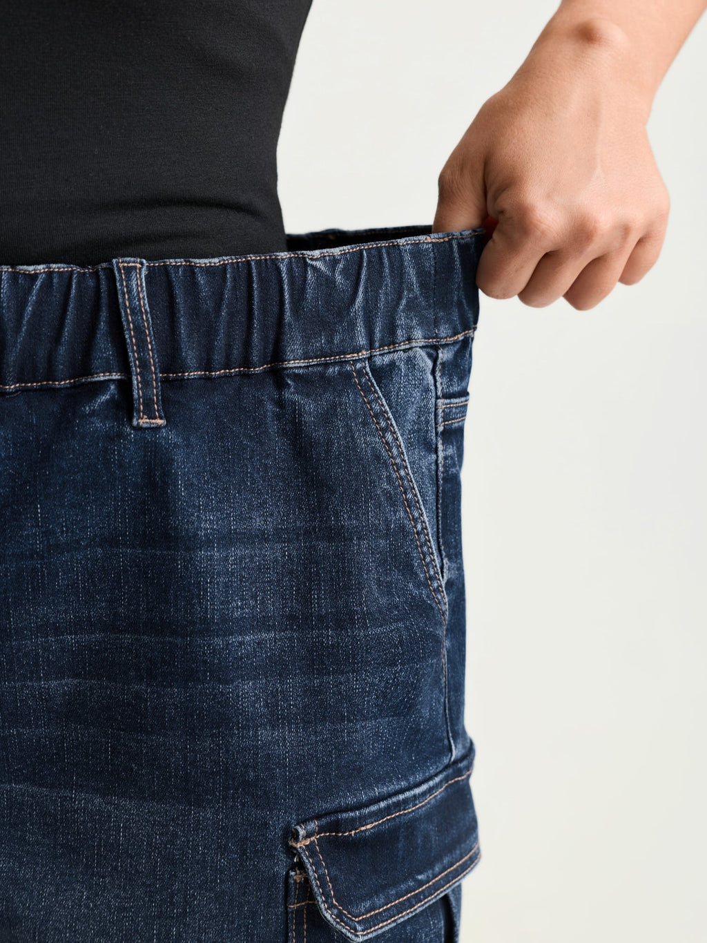 Pull-On Elastic Waistband Pockets Denim Shorts