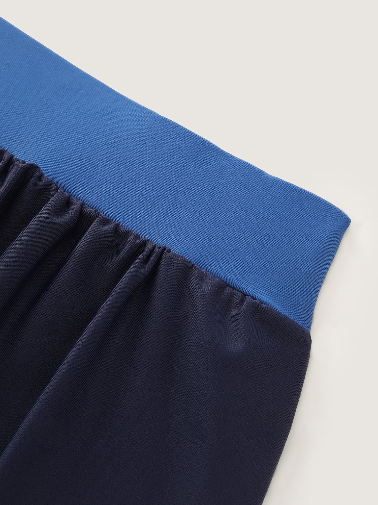 Color Contrast Curvy Hem Swim Bottoms