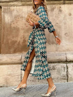 Fashion Geo Print Turtle Neck Top And Skirt Suit Women