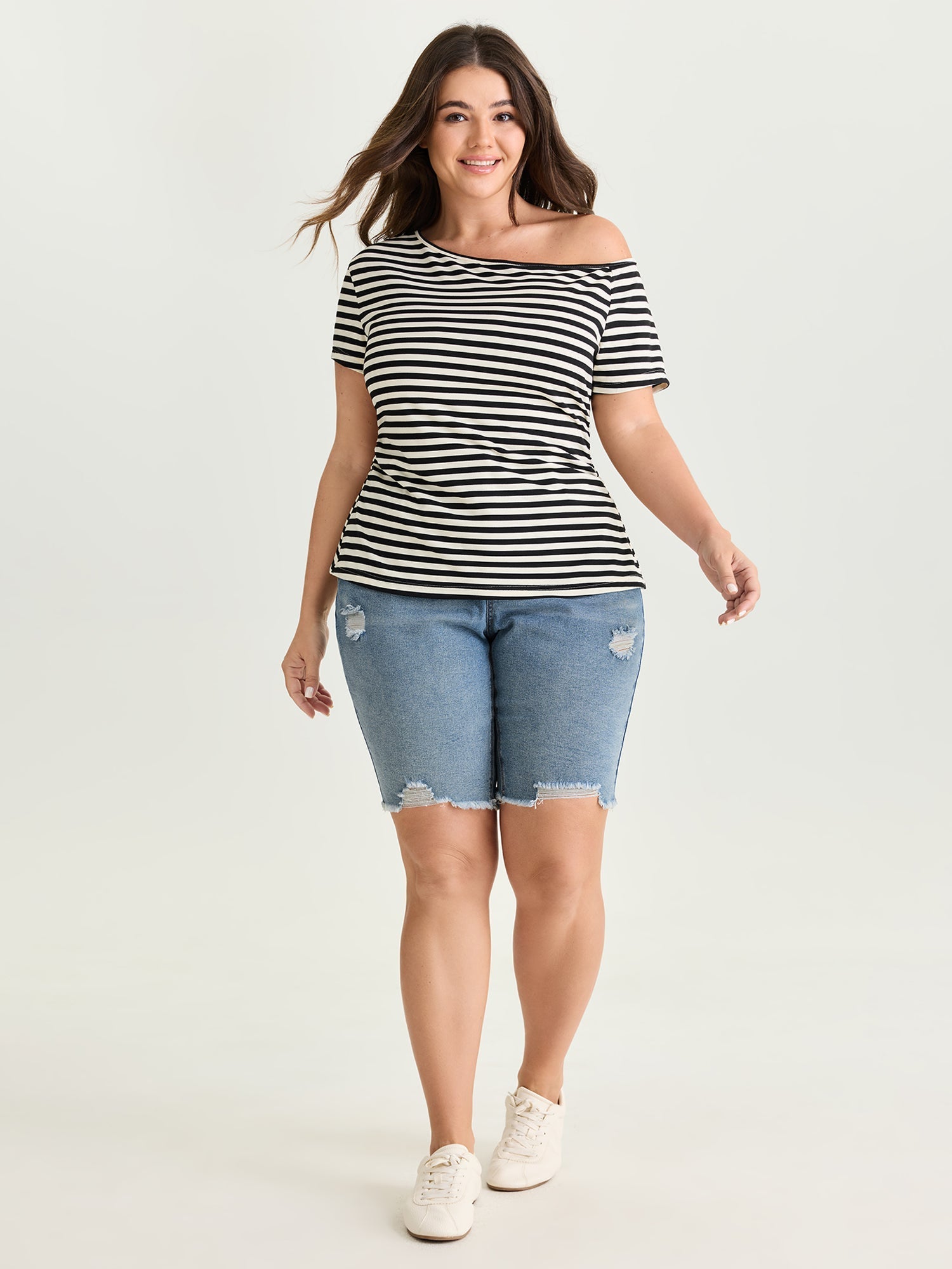 Stretchy Skinny-Fit Raw Hem Denim Shorts