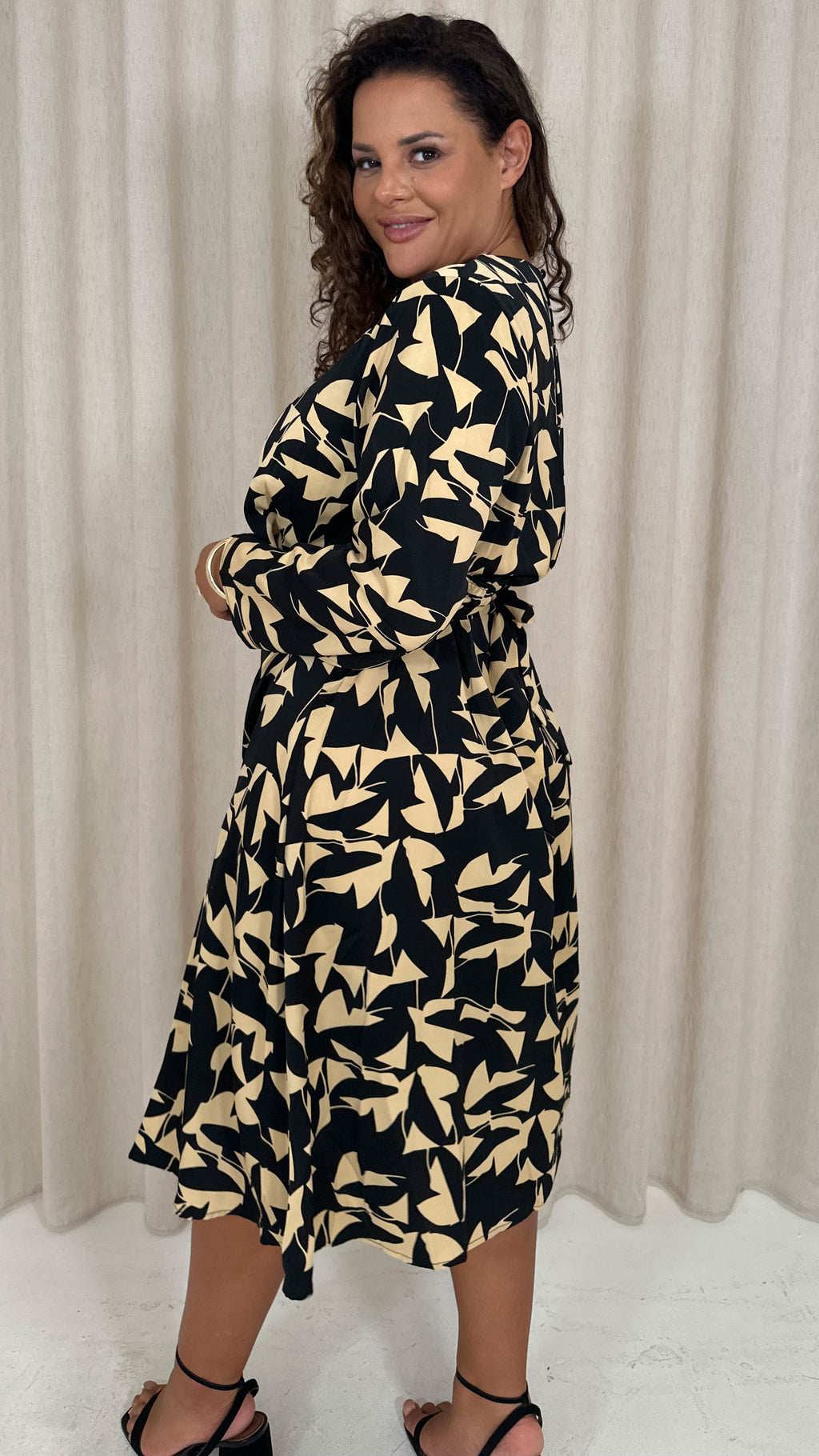 CurveWow V Neck Midi Dress Black Base Abstract