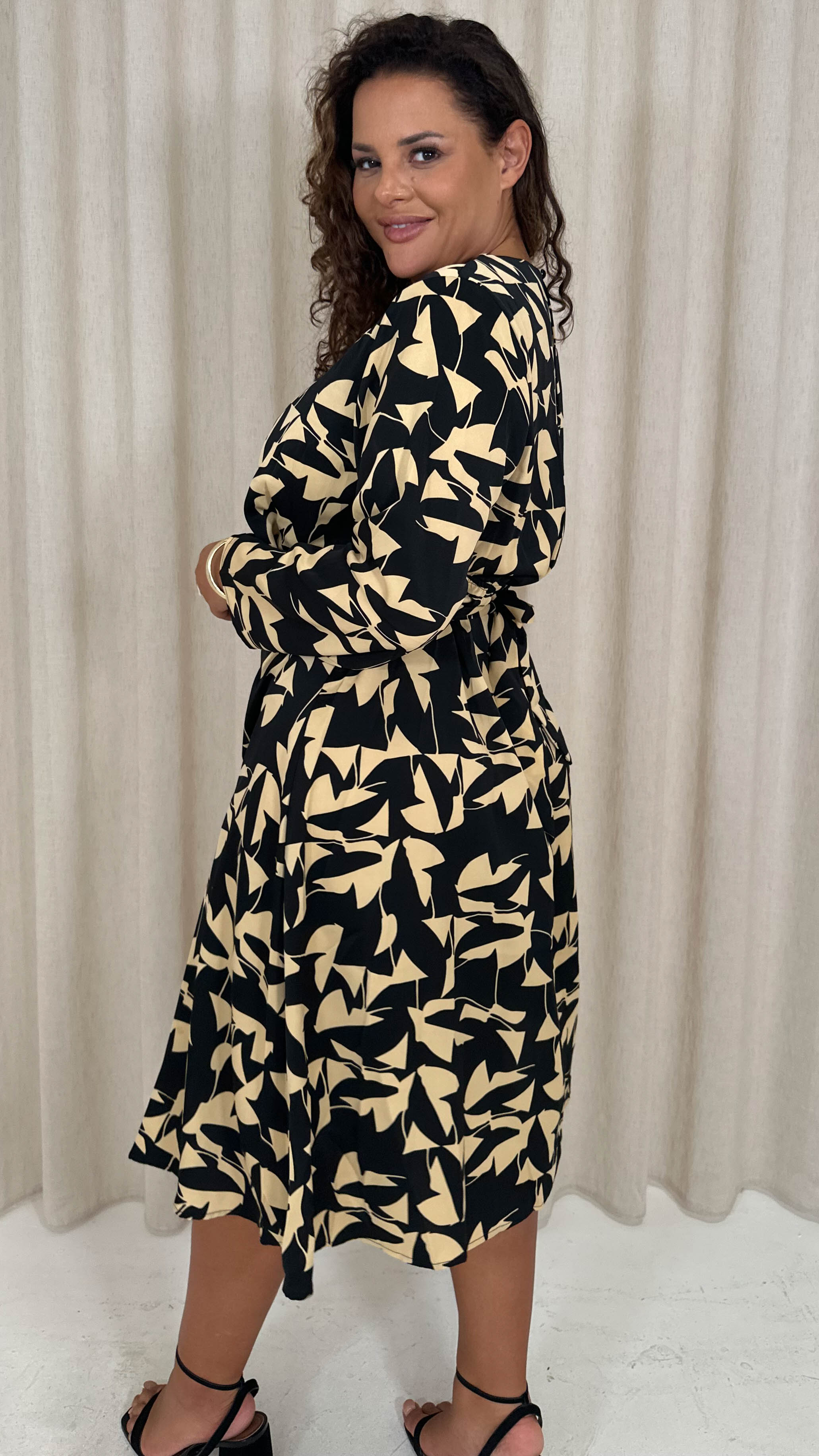 CurveWow V Neck Midi Dress Black Base Abstract