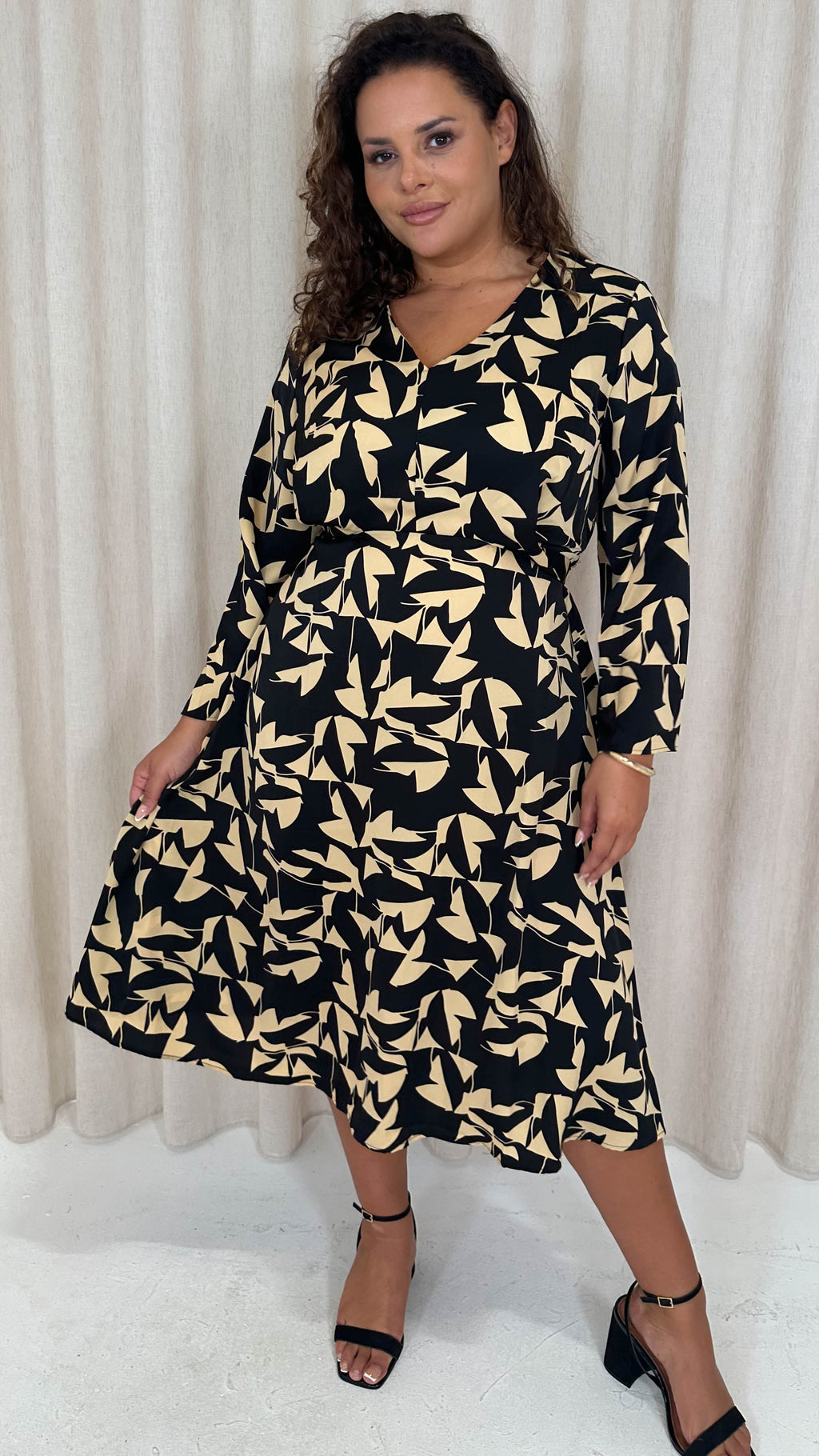 CurveWow V Neck Midi Dress Black Base Abstract