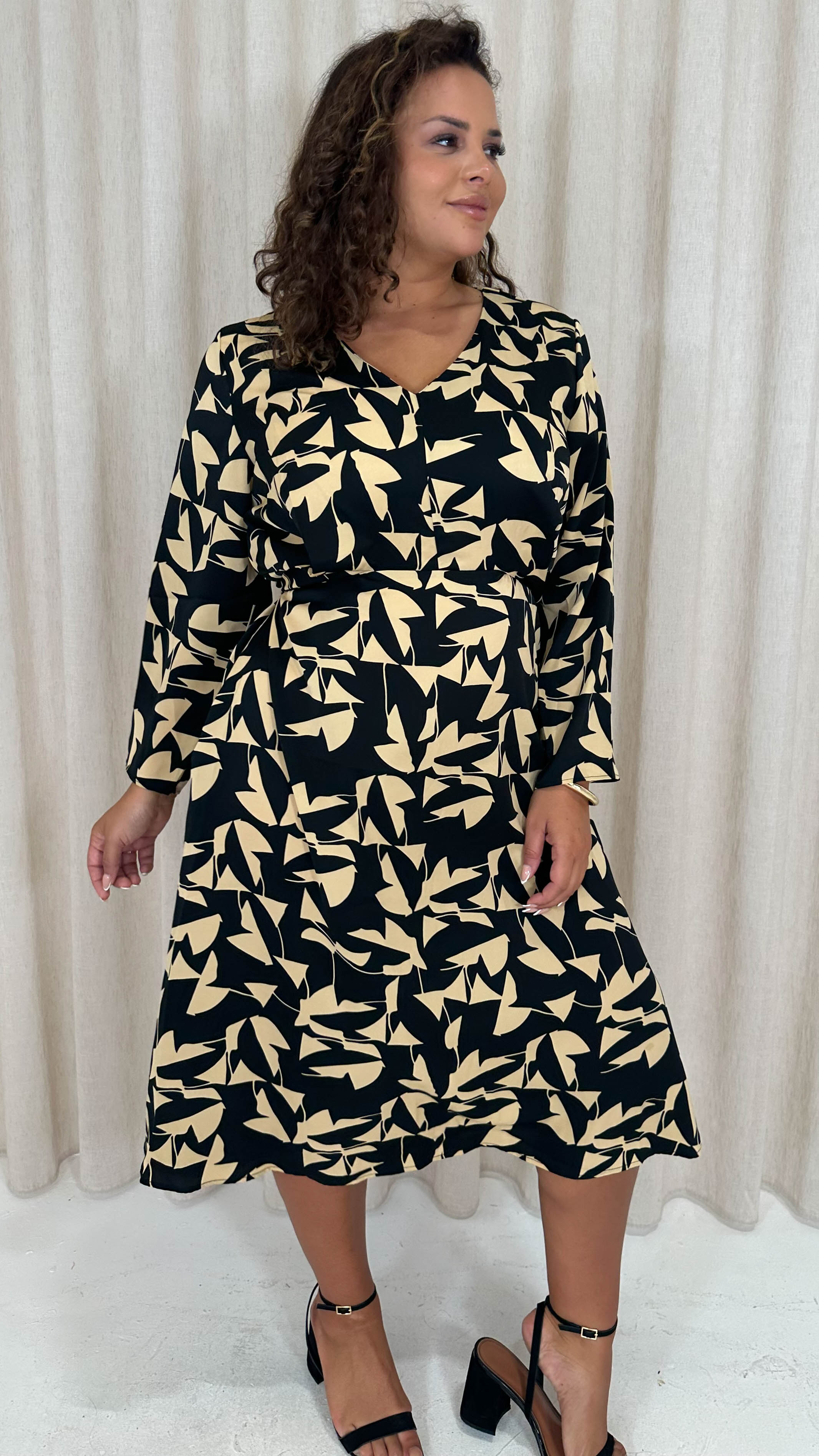 CurveWow V Neck Midi Dress Black Base Abstract