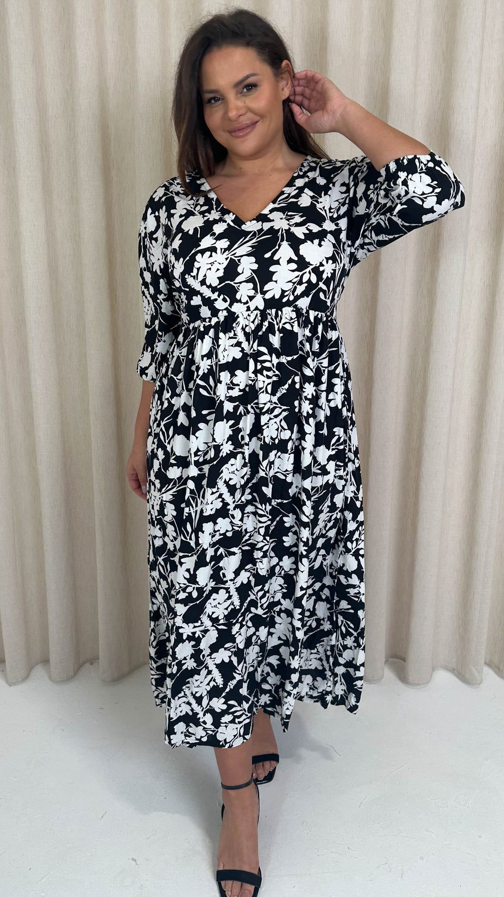 CurveWow Tiered Vneck Balloon Sleeve Maxi Dress Black Floral