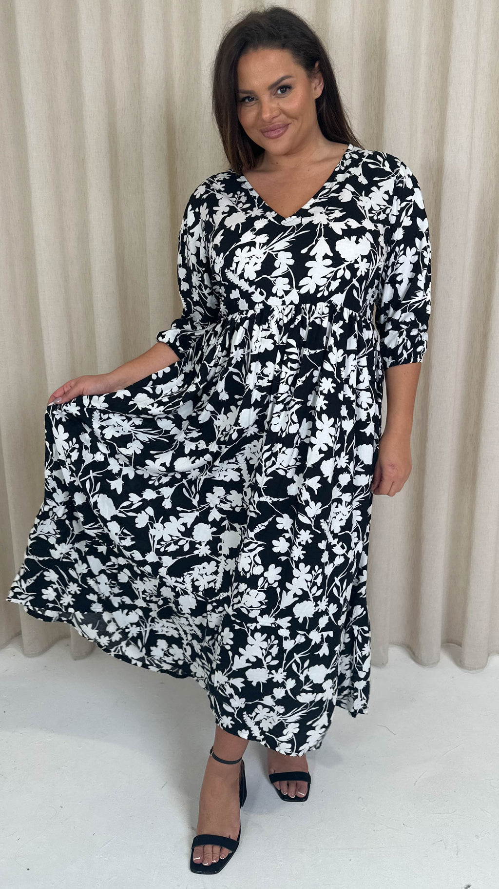 CurveWow Tiered Vneck Balloon Sleeve Maxi Dress Black Floral