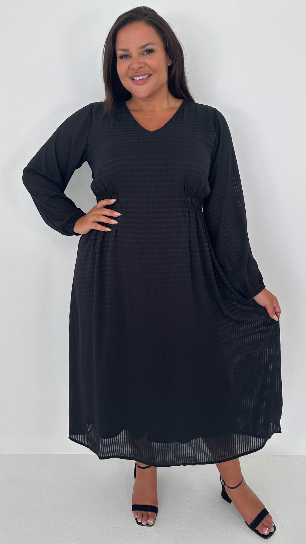 CurveWow Textured Vneck Dress Black