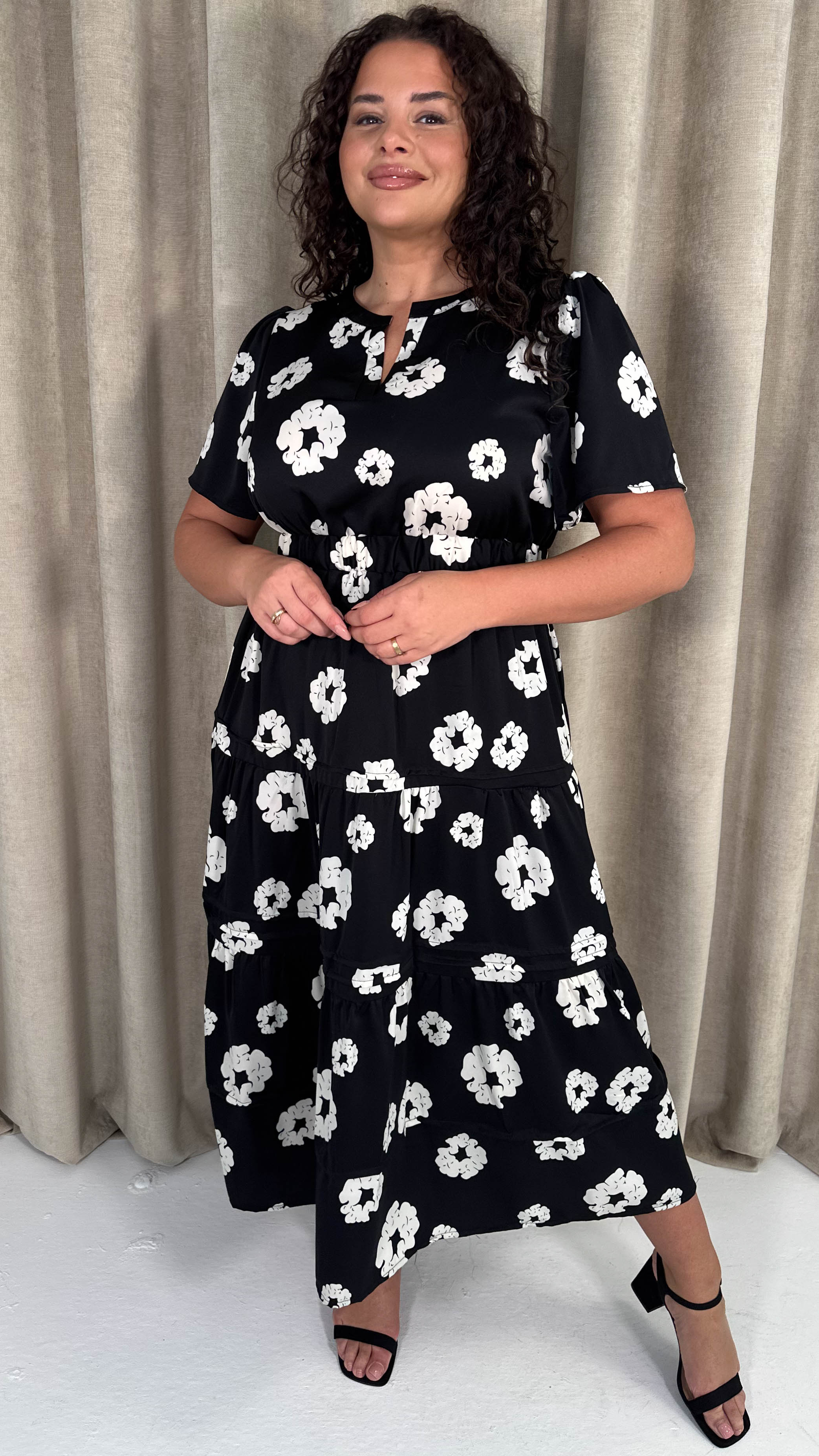 CurveWow Notch Neck Midi Dress Mono Floral Print