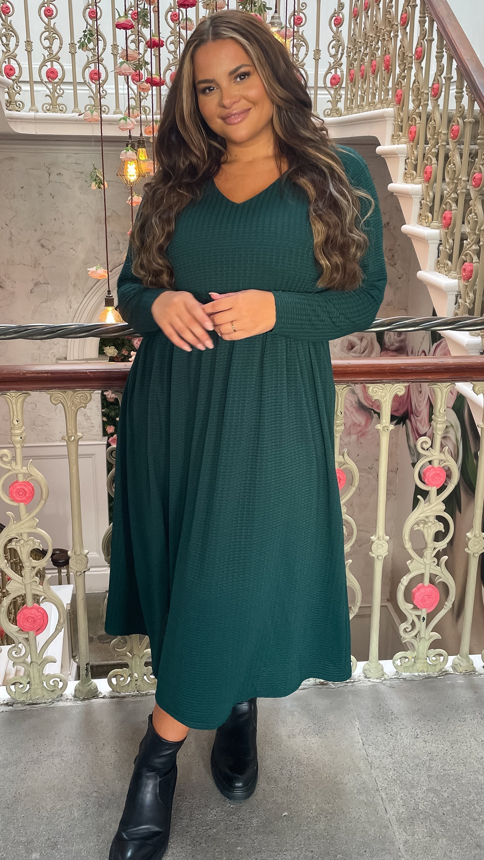 CurveWow Textured V Neck Long Sleeve Midi Dress Green