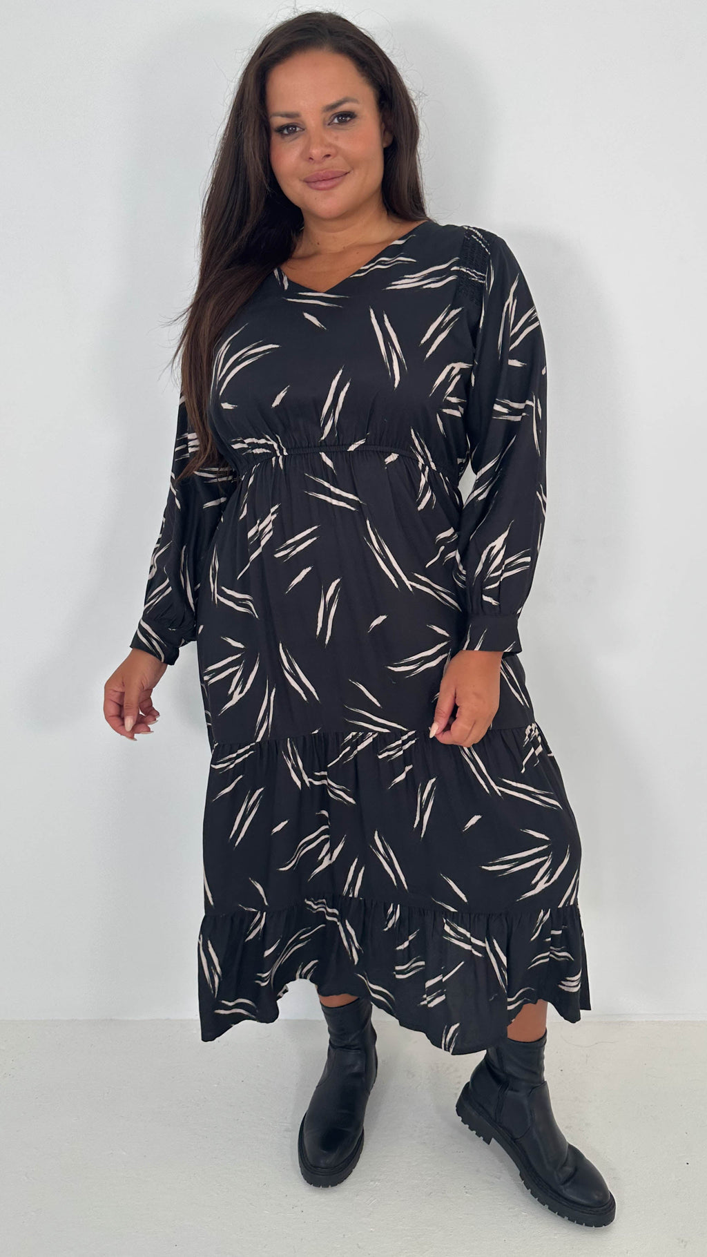CurveWow V-Neck Midi Dress Black & Nude Print