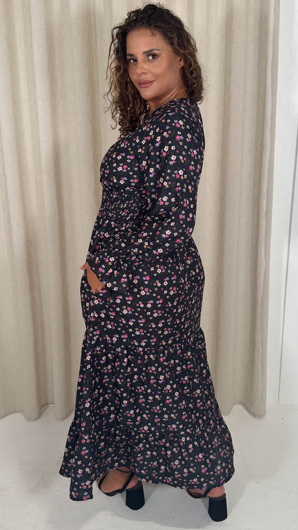 CurveWow Wrap Shirred Waist Printed Midi Dress Black Ditsy