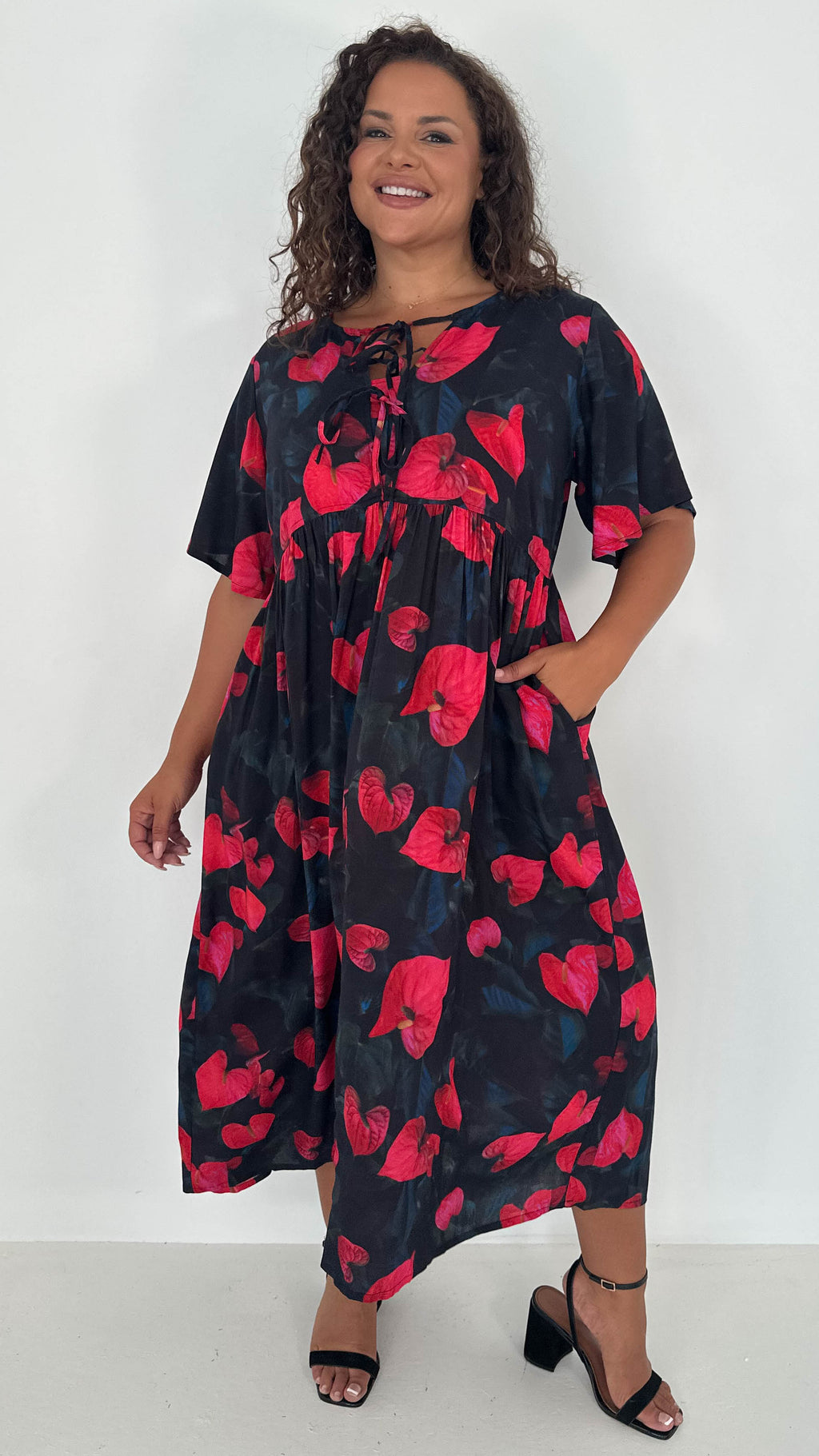 CurveWow Tied Bow Front Dress Black & Red Floral
