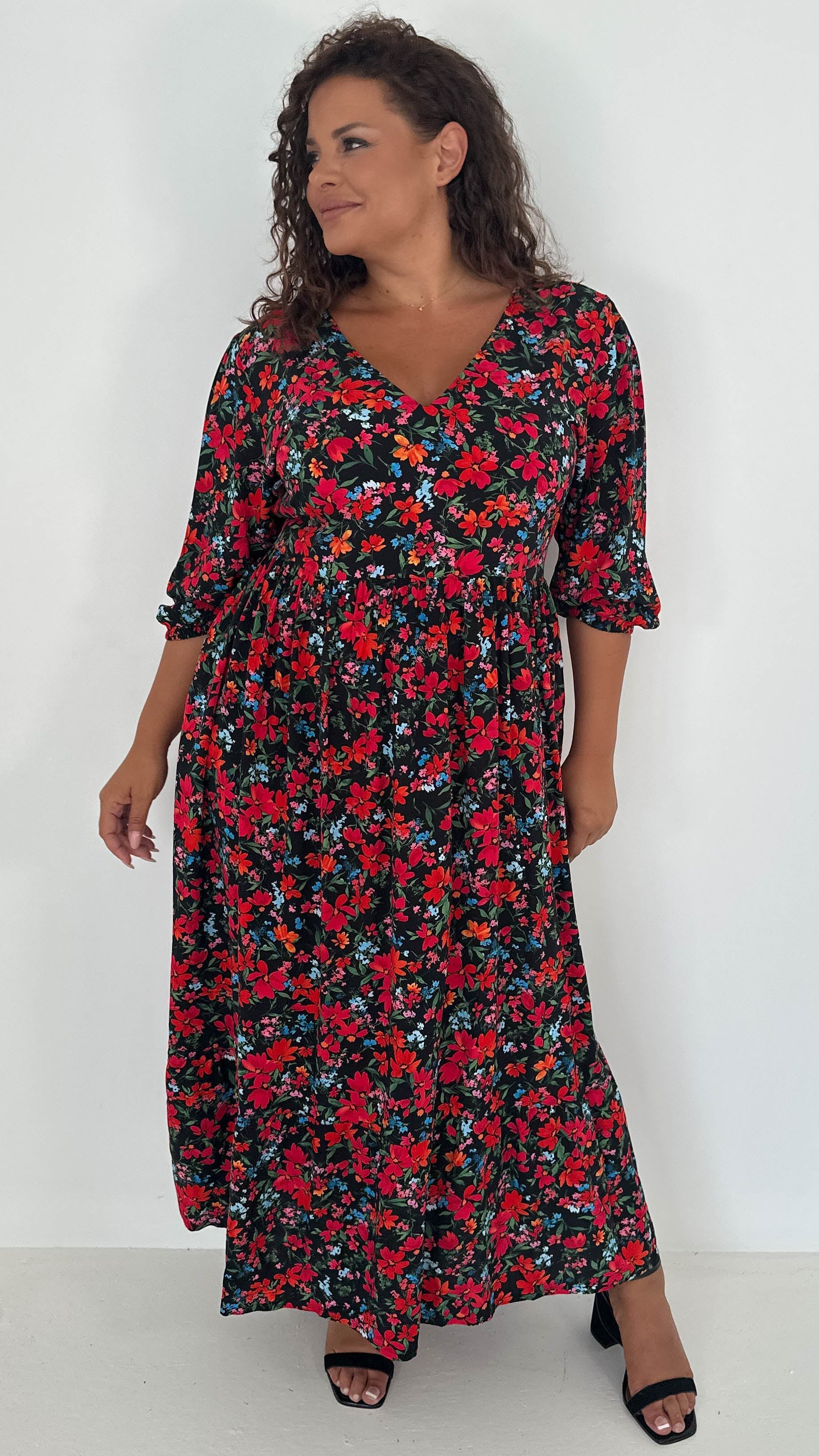 CurveWow Tiered Vneck Balloon Sleeve Maxi Dress Black Multi