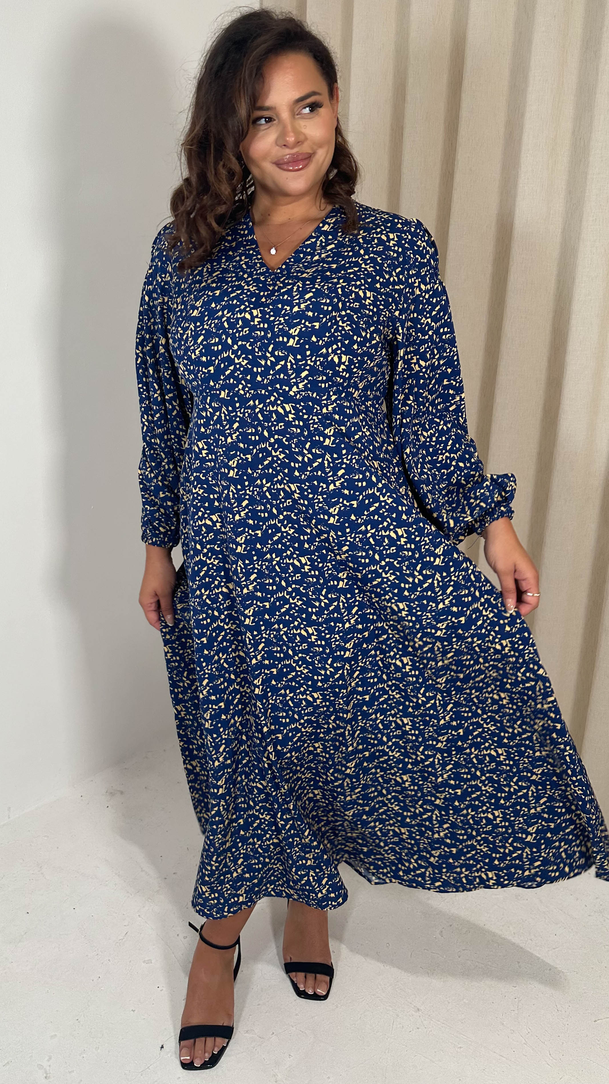 CurveWow V Neck Puff Sleeve Midaxi Dress Navy Animal