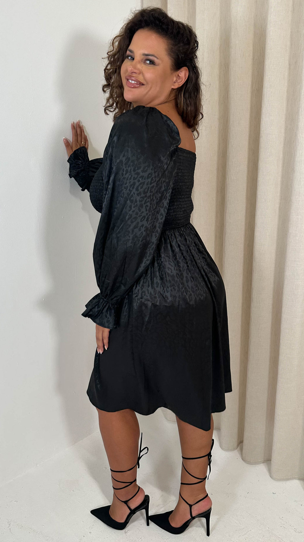 CurveWow Printed Satin Shirred Top Mini Dress Black