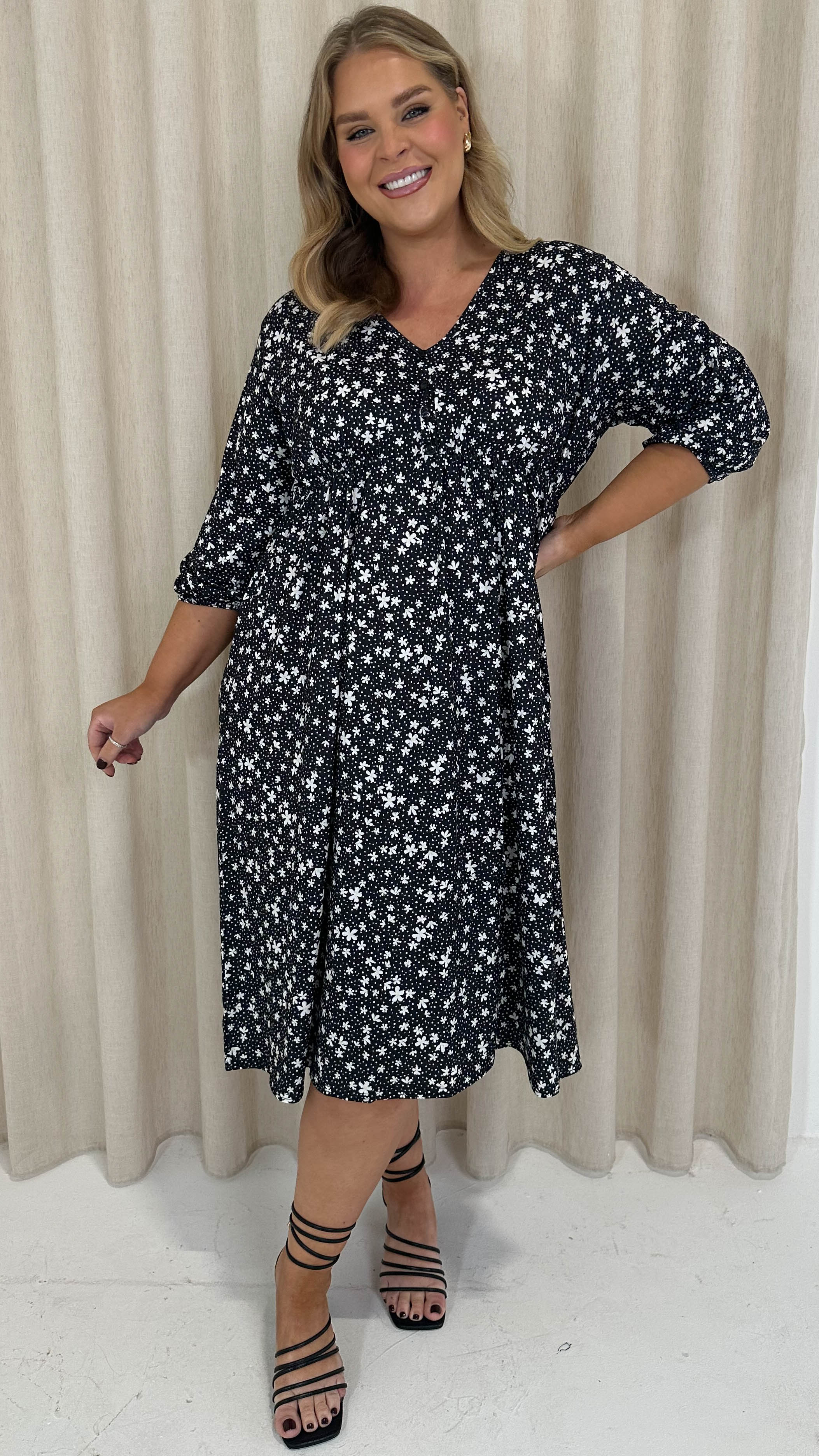 CurveWow Button Front Midi Dress Black Ditsy