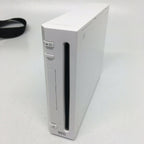 Wii Bundle w/ 5 games, 2 Controllers, 1 Guitar, Super Mario video games